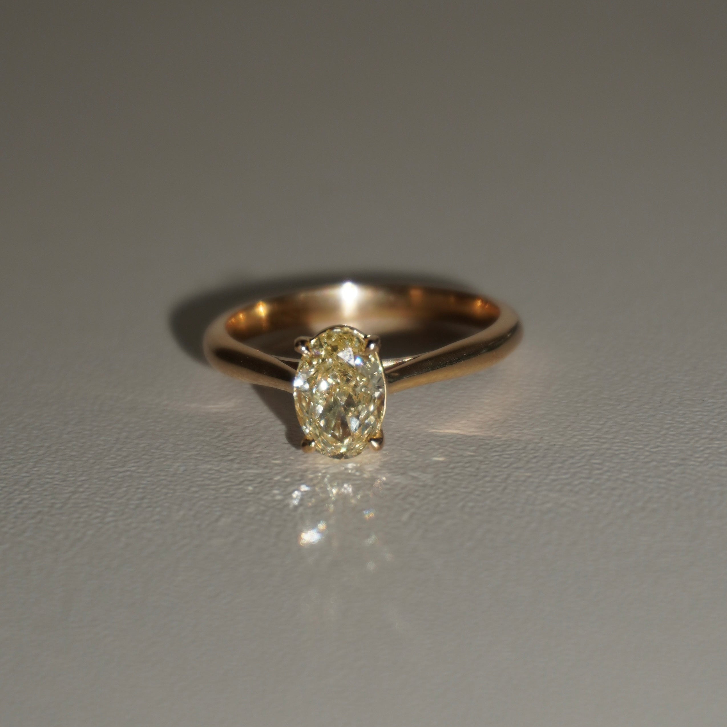 Anel Oval Fancy Yellow em Diamante Lab - 1,00ct