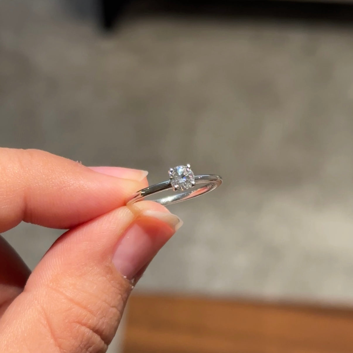 Anel Redondo Soliz em Diamante Lab - 0,30ct