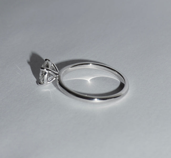 Anel Redondo Soliz em Diamante Lab - 1ct